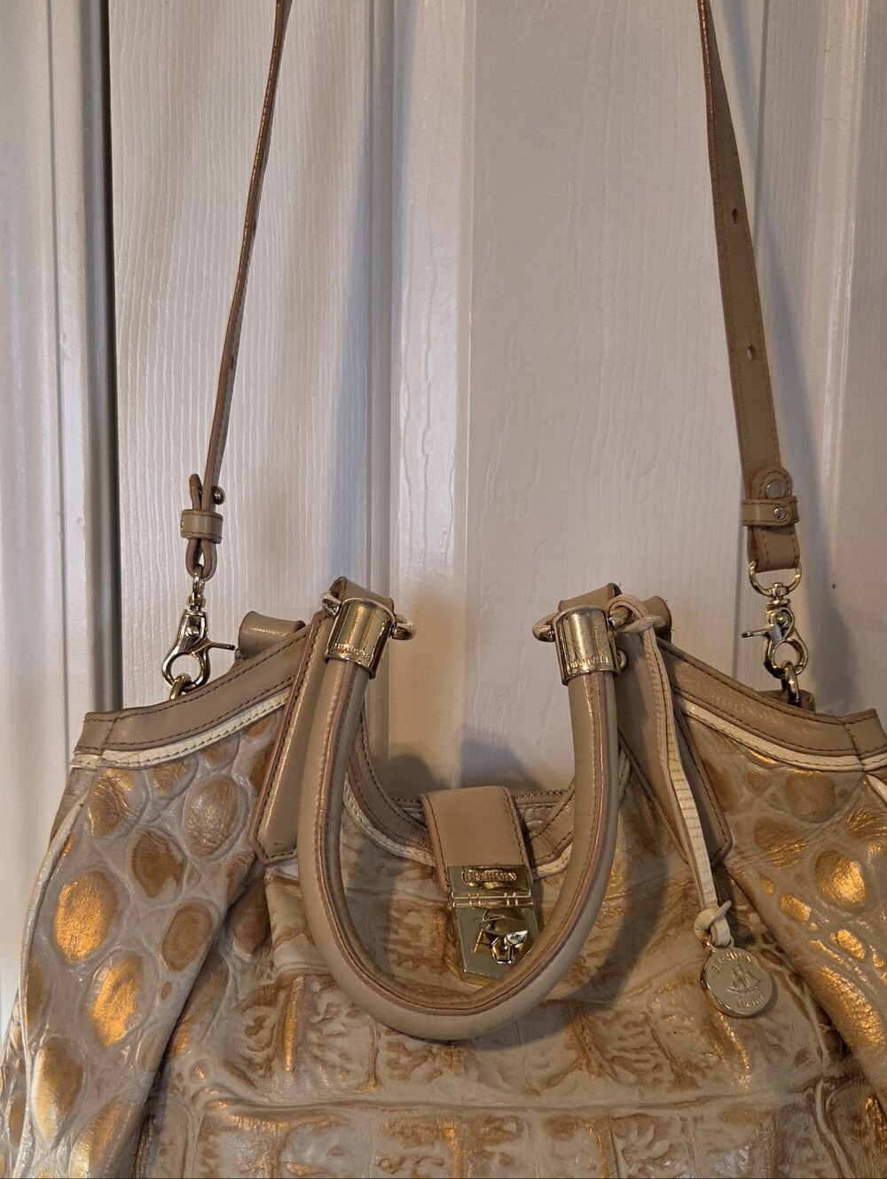 Brahmin "Elisa"  Croc-Embossed Leather Shoulder Bag with Gold Hardware GUC - Picture 4 of 15